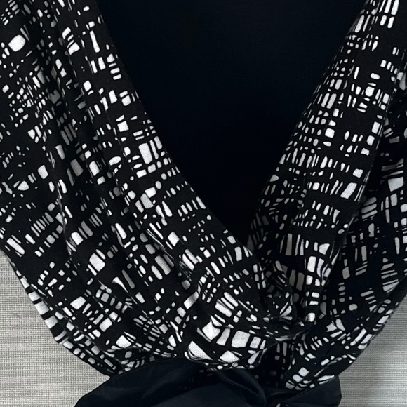 B&W wrap dress - Picture 3 of 5